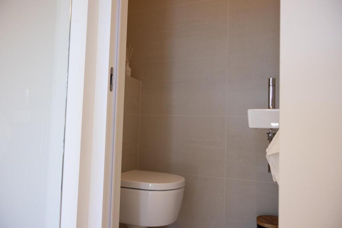 Brand New Apartment Sint-Niklaas Esterno foto